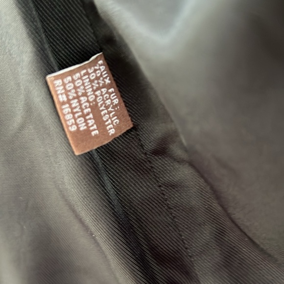 J. McLaughlin Allegra Faux Fur Vest - Picture 6 of 8